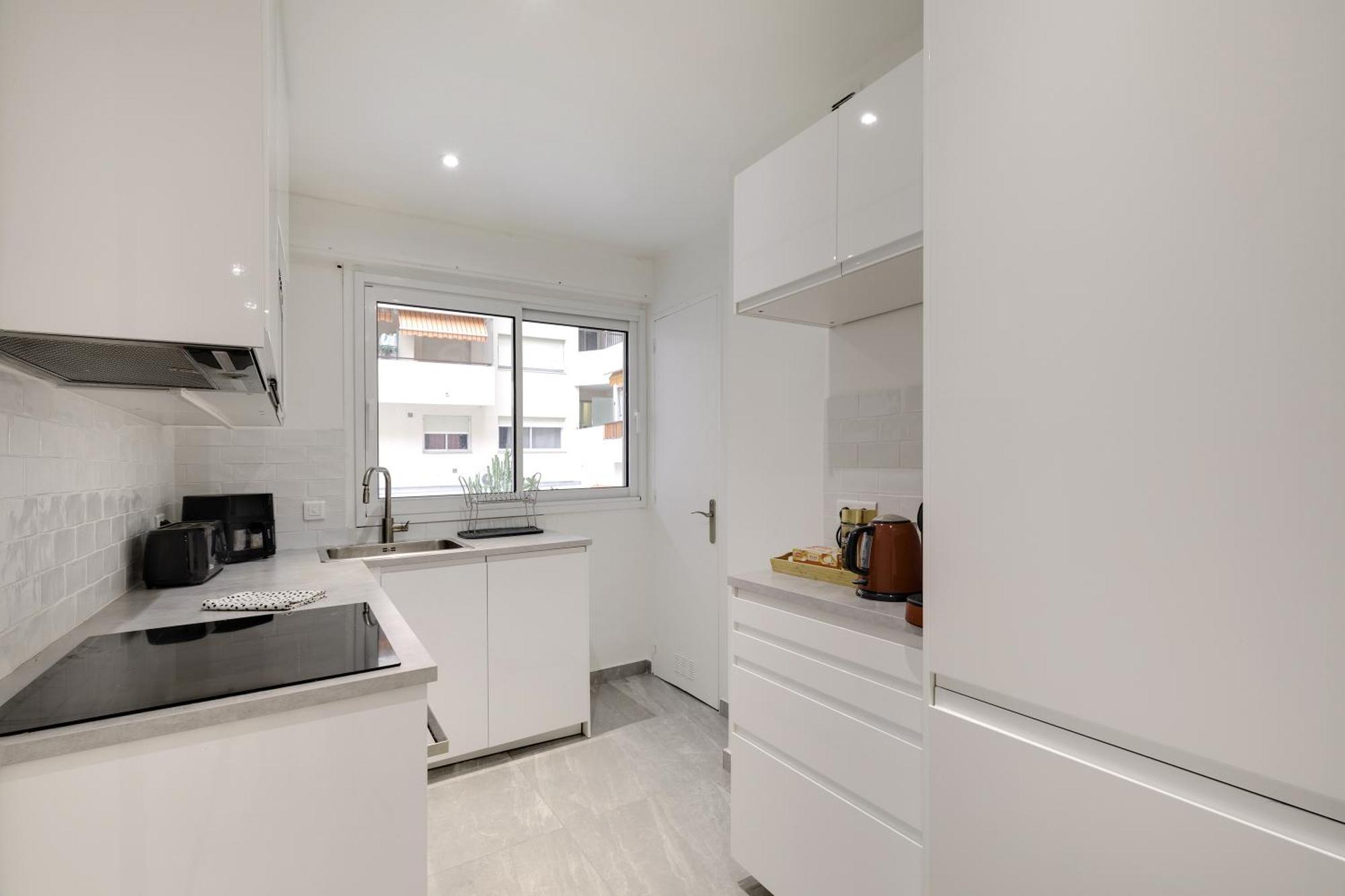 Newly Renovated Charming Downtown Apartment Antibes Esterno foto