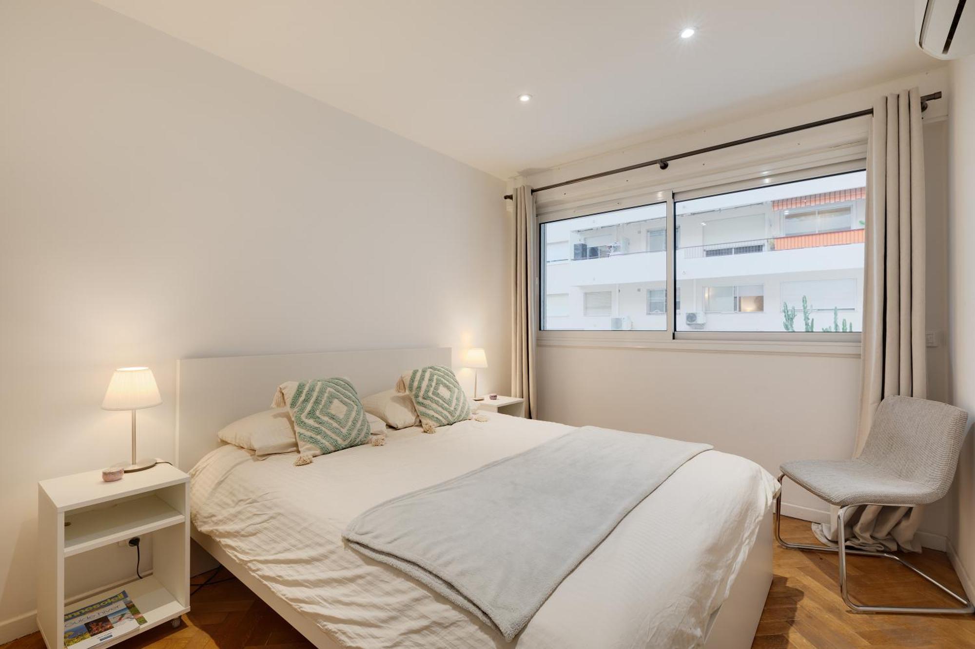 Newly Renovated Charming Downtown Apartment Antibes Esterno foto