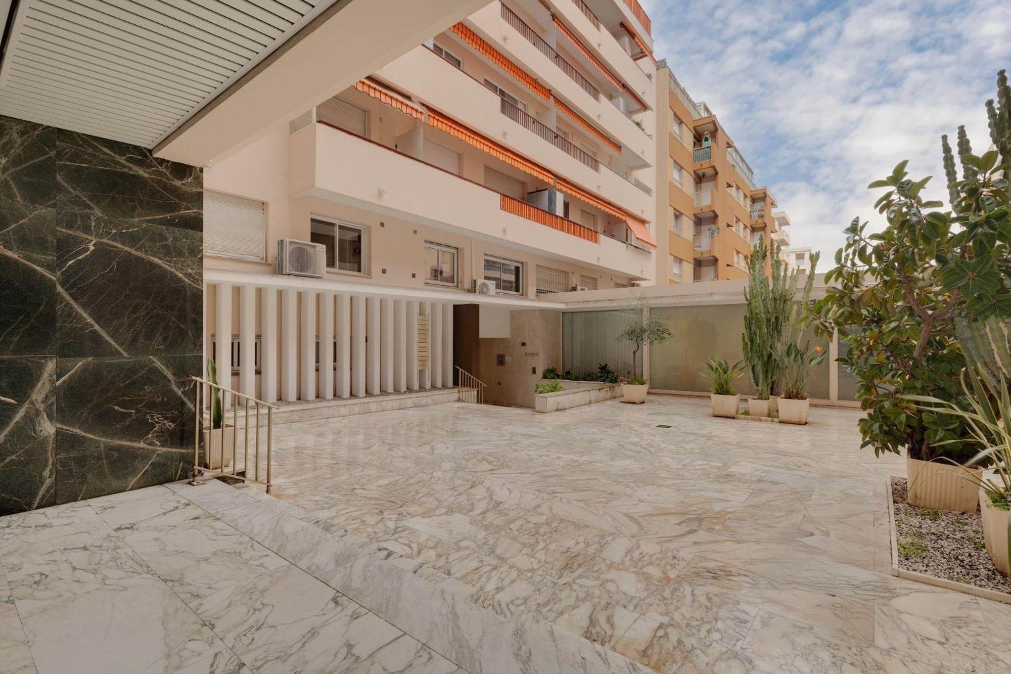 Newly Renovated Charming Downtown Apartment Antibes Esterno foto